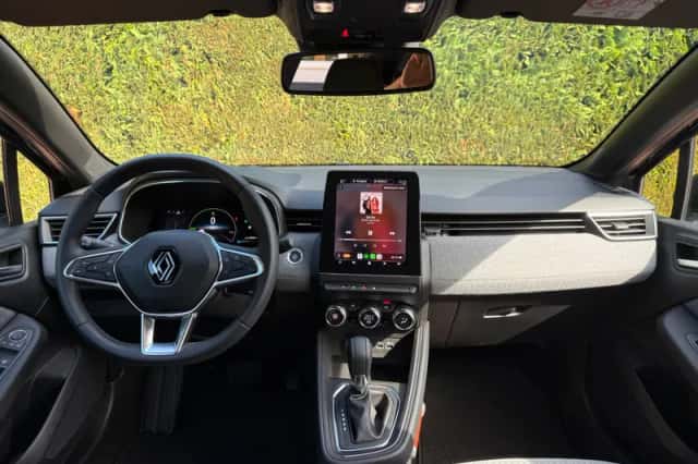 Renault Clio (2023) thumbnail 4