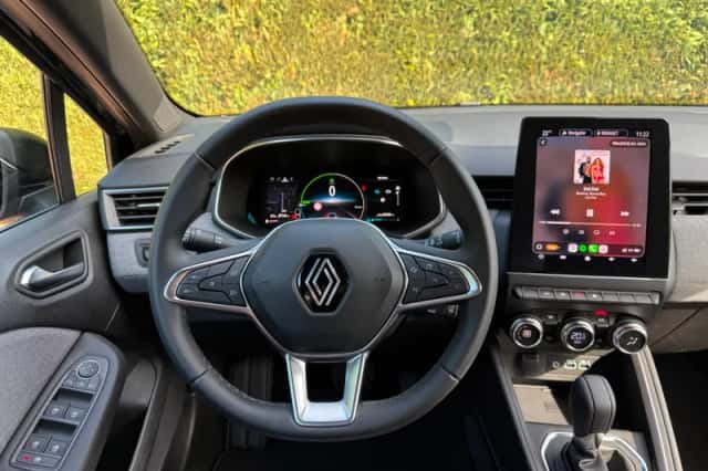 Renault Clio (2023) thumbnail 6