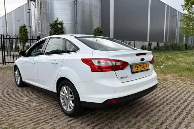Ford Focus (2013) thumbnail 6