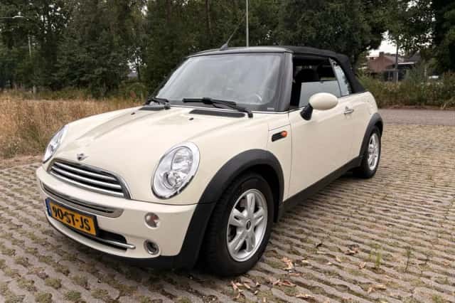 MINI Cabrio (2006) thumbnail 1