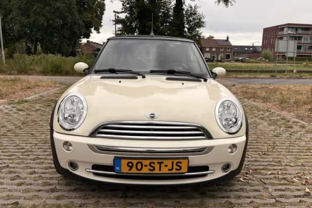 MINI Cabrio (2006) thumbnail 2