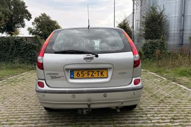 Nissan Almera Tino (2000) thumbnail 5