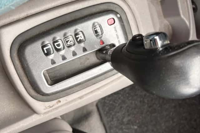Nissan Almera Tino (2000) thumbnail 6