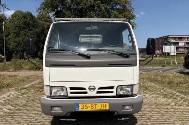 Nissan Cabstar E (2005) thumbnail 2