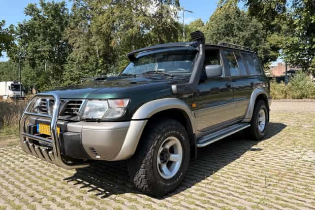 Nissan Patrol GR (1998) thumbnail 1