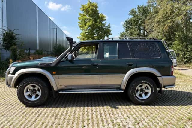 Nissan Patrol GR (1998) thumbnail 5