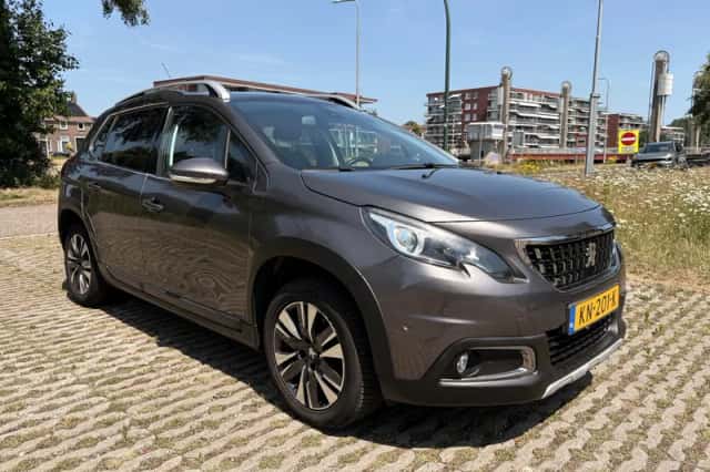 Peugeot 2008 (2016) thumbnail 3