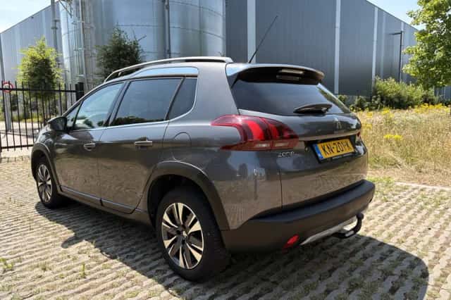 Peugeot 2008 (2016) thumbnail 4