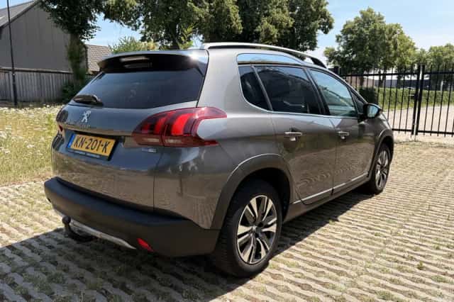 Peugeot 2008 (2016) thumbnail 6