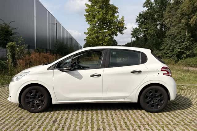 Peugeot 208 (2013) thumbnail 4