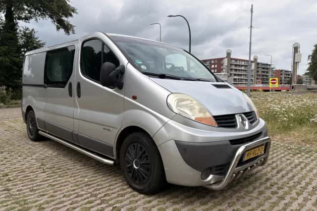 Renault Trafic (2008) thumbnail 3