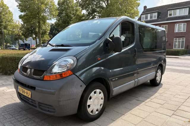 Renault Trafic (2004) thumbnail 1