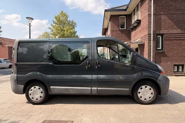 Renault Trafic (2004) thumbnail 4