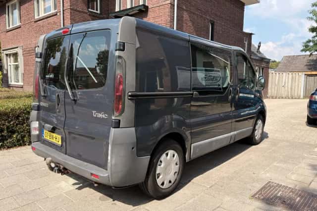 Renault Trafic (2004) thumbnail 5