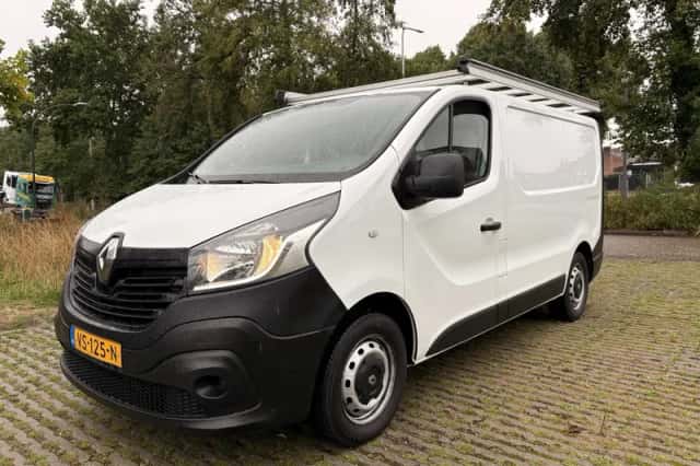 Renault Trafic (2016) thumbnail 1