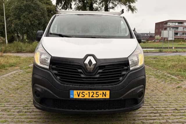 Renault Trafic (2016) thumbnail 2