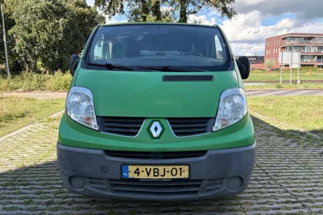 Renault Trafic (2009) thumbnail 2