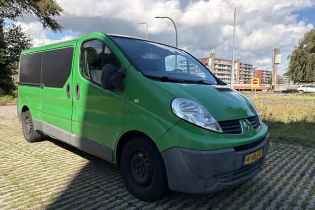 Renault Trafic (2009) thumbnail 3