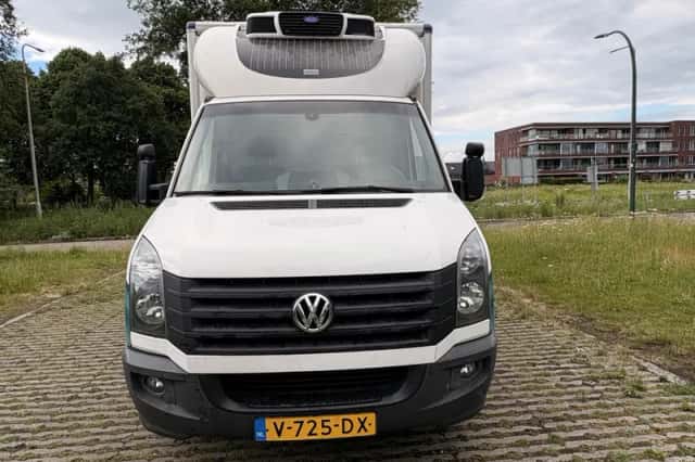 Volkswagen Crafter (2017) thumbnail 2