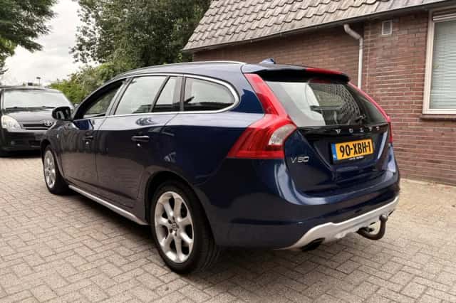 Volvo V60 (2012) thumbnail 5