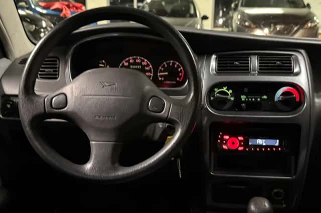 Daihatsu Sirion (1998) thumbnail 6
