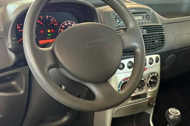 Fiat Punto (2002) thumbnail 2