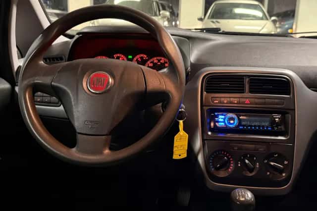 Fiat Punto (2010) thumbnail 6