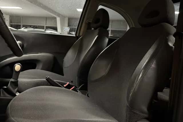 Nissan Micra (2004) thumbnail 3