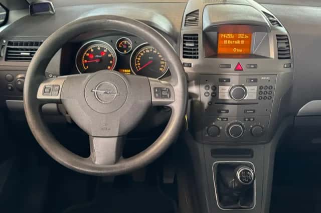 Opel Zafira (2007) thumbnail 2