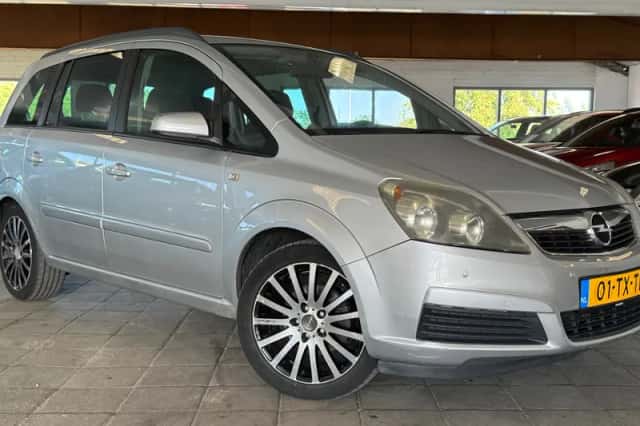 Opel Zafira (2007) thumbnail 5
