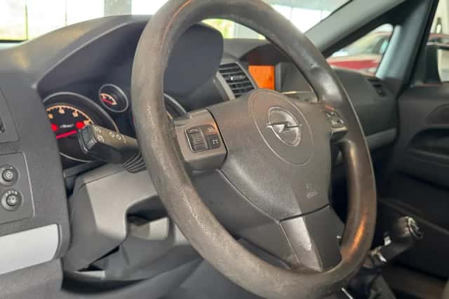 Opel Zafira (2007) thumbnail 6