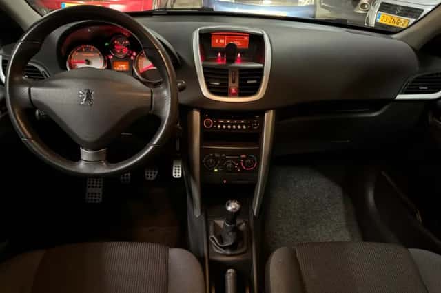 Peugeot 207 (2012) thumbnail 2