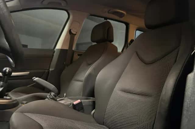 Peugeot 308 (2008) thumbnail 3