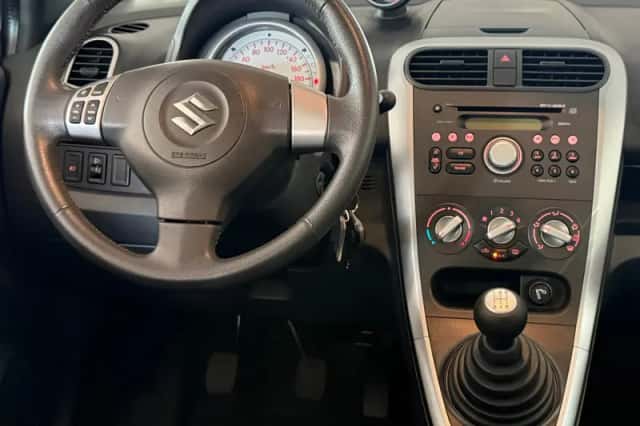 Suzuki Splash (2010) thumbnail 6