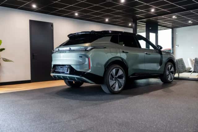 Lynk & Co 08 (2026) thumbnail 3