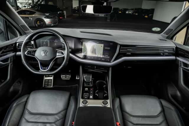 Volkswagen Touareg (2021) thumbnail 2