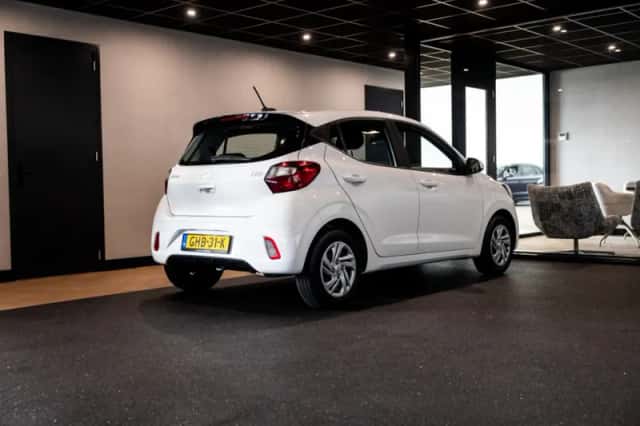 Hyundai i10 (2024) thumbnail 3