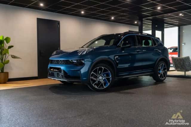 Lynk & Co 01 (2023) thumbnail 1