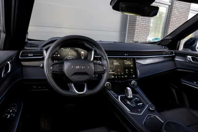 Lynk & Co 01 (2023) thumbnail 2