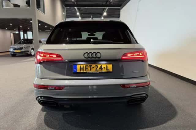 Audi Q5 (2021) thumbnail 3