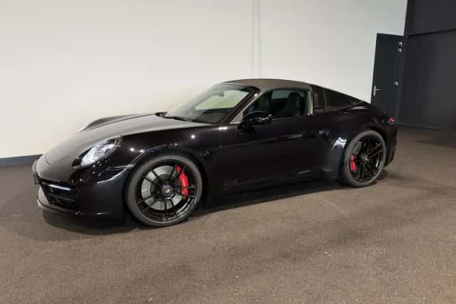 Porsche 911 (2024) thumbnail 1