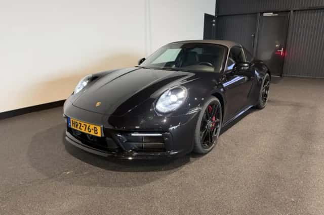 Porsche 911 (2024) thumbnail 4