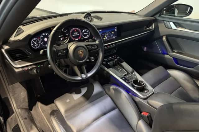 Porsche 911 (2024) thumbnail 5