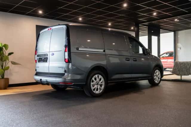 Ford Transit (2025) thumbnail 3