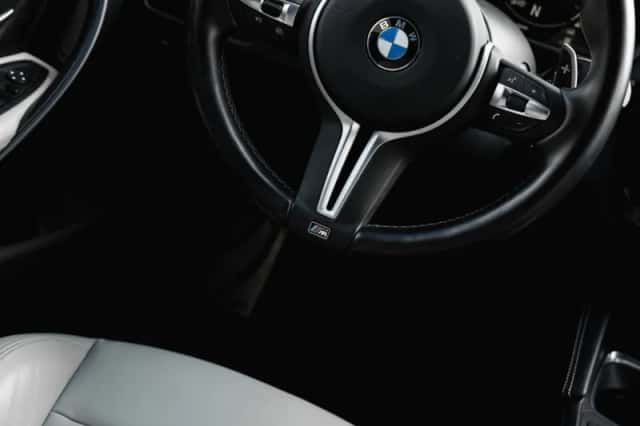BMW M3 (2018) thumbnail 25