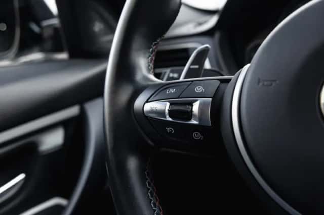 BMW M3 (2018) thumbnail 36