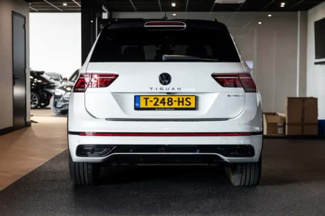 Volkswagen Tiguan (2022) thumbnail 10