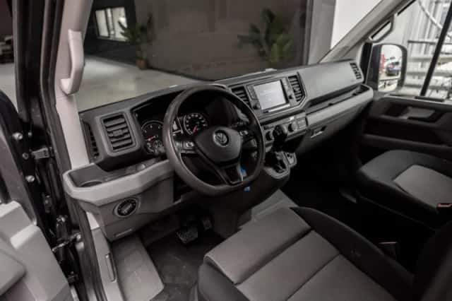 Volkswagen Crafter (2018) thumbnail 2