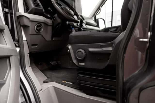 Volkswagen Crafter (2018) thumbnail 36