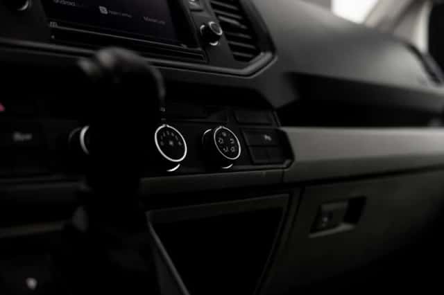 Volkswagen Crafter (2018) thumbnail 37